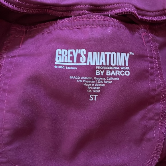 Greys anatomy burgundy scrub pants - Picture 4 of 5